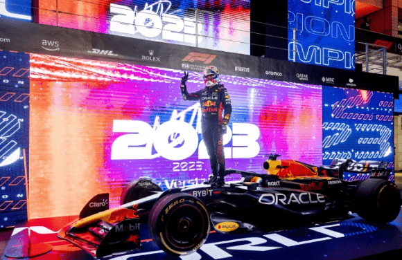 卡塔尔F1大奖赛：皮亚斯特里首次登顶，维斯塔潘三冠成就