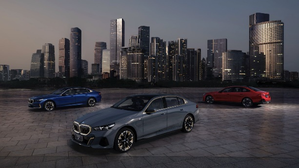 驾趣有道，智驾由心，全新BMW 5系将BMW经典驾驶乐趣带入新时代