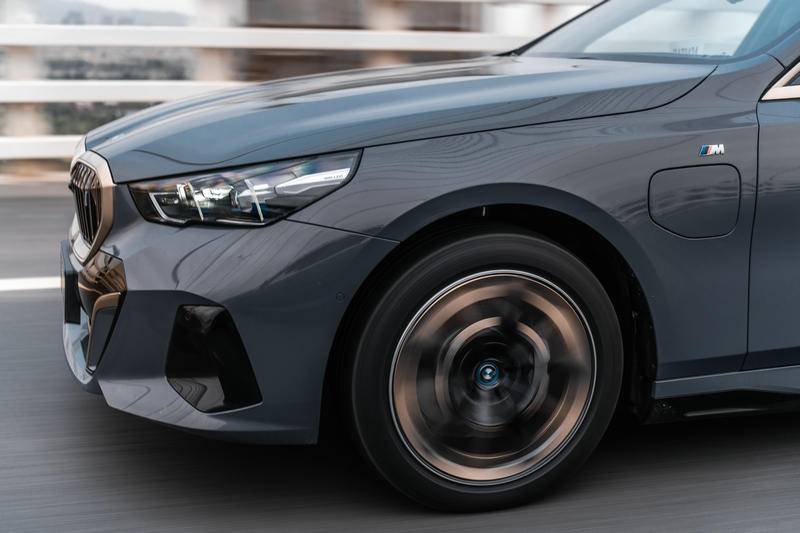 全新BMW 5：盛装之下 任意天涯